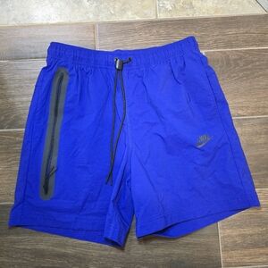 Men Nike Tech Woven Blue shorts size M HQ0470-539 Nike New‎